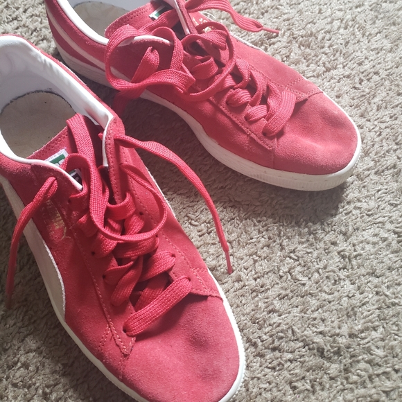 Mens Red Pumas - Picture 4 of 6